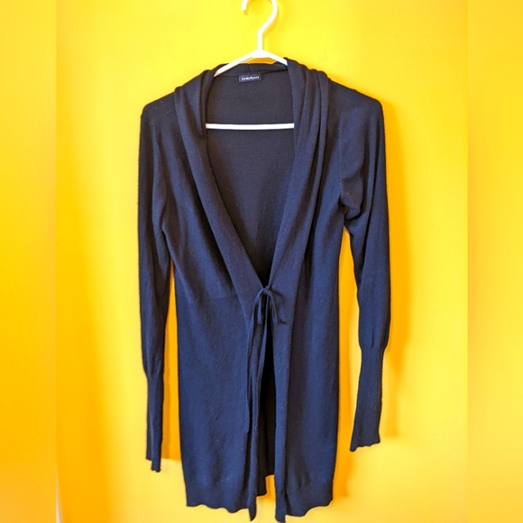 Sweater - Picture 1 of 4